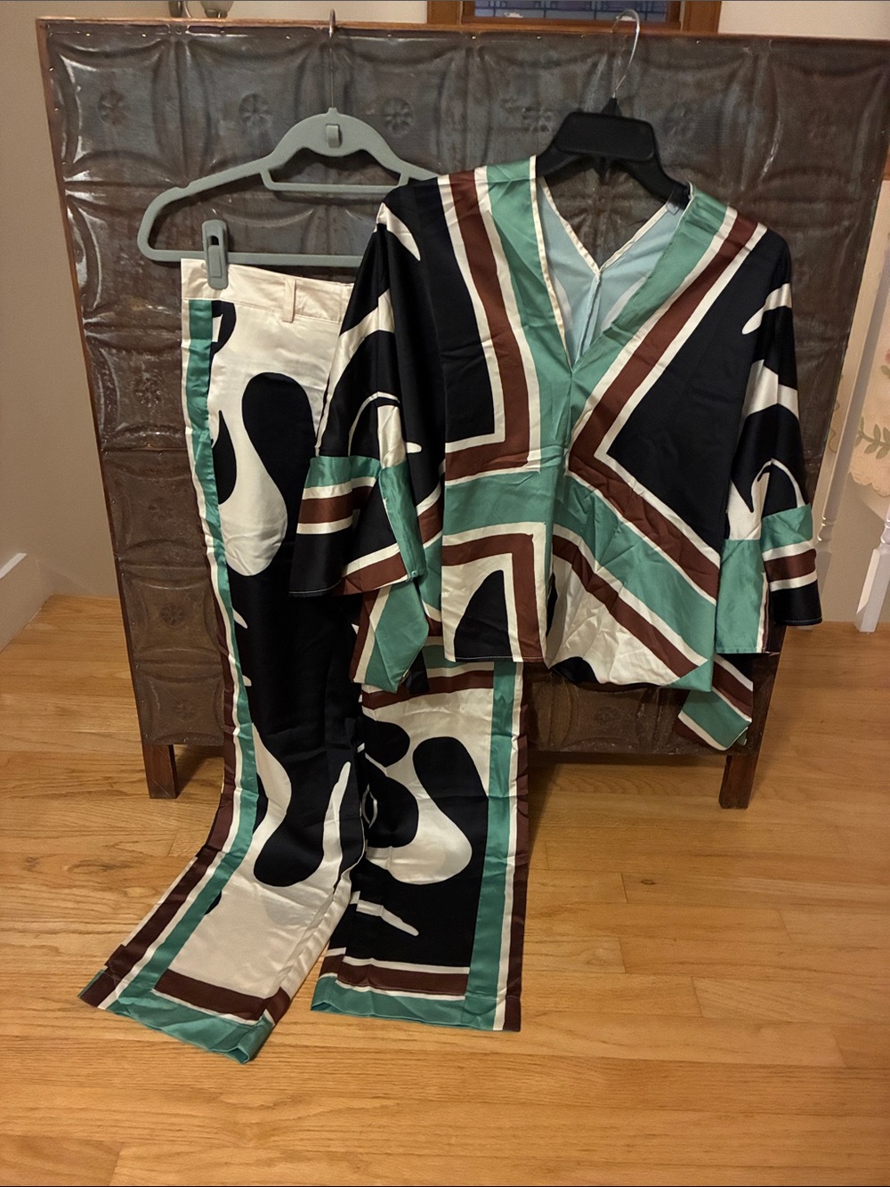 JCicci Set in Black, Cream & Teal Silk Stylish Two-Piece